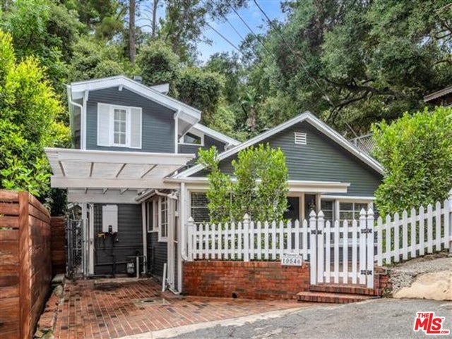 10546 Selkirk Ln, LOS ANGELES