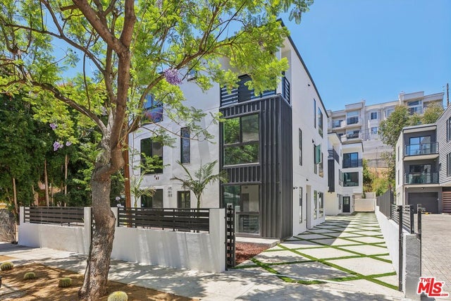 2111 Holly Dr, LOS ANGELES