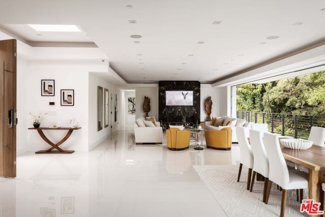 1124 Summit Dr, BEVERLY HILLS