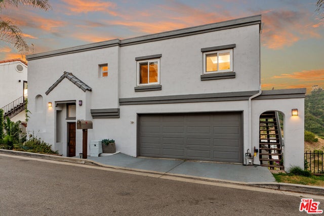 6389 La Punta Dr, LOS ANGELES