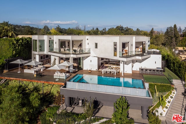 2371 Achilles Dr, LOS ANGELES