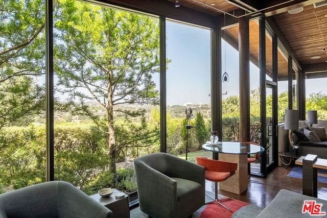 1024 Lindenwood Ln, LOS ANGELES