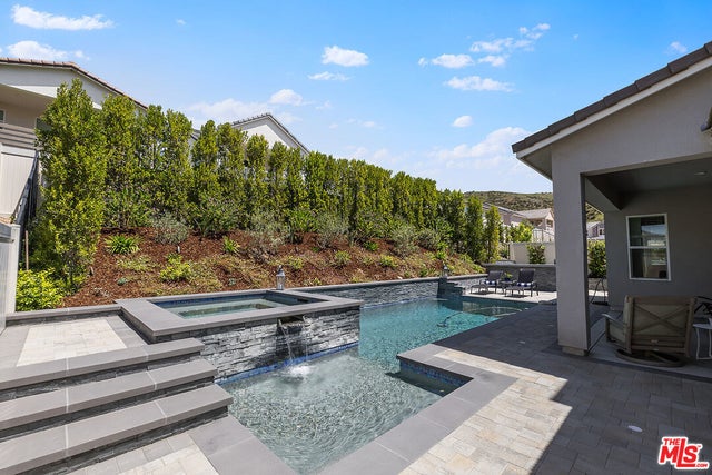 18113 Tableau Way, SANTA CLARITA