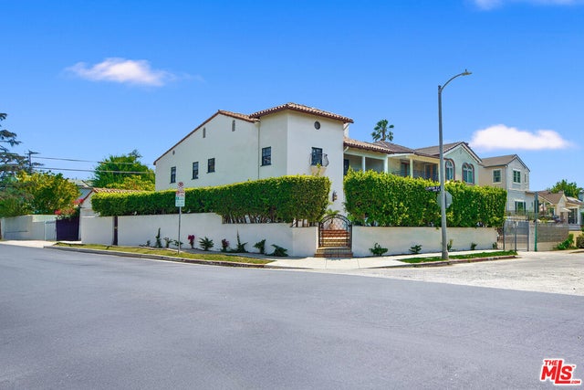 588 N Gower St, LOS ANGELES