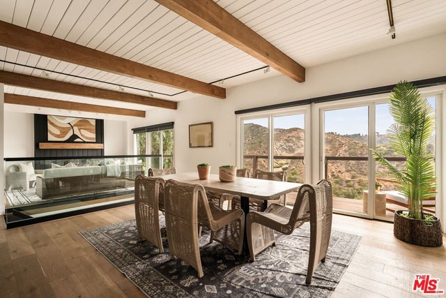 2832 Hollyridge Dr, LOS ANGELES