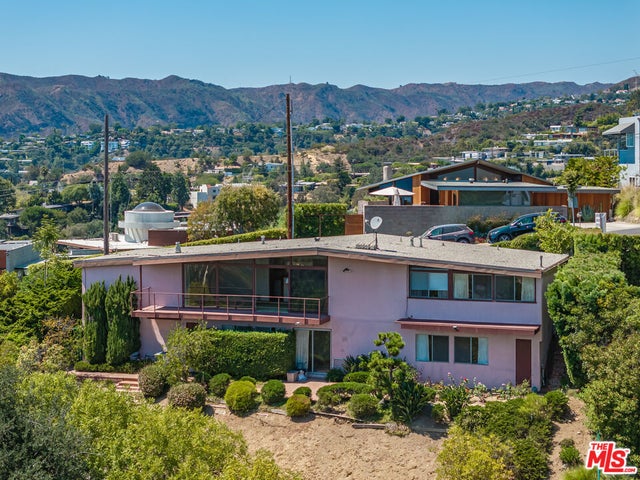 924 Stonehill Ln, LOS ANGELES