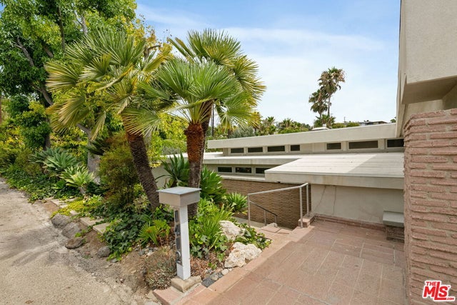 1412 N Tigertail Rd, LOS ANGELES