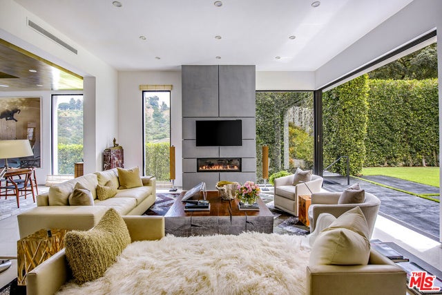 9852 San Cir, BEVERLY HILLS