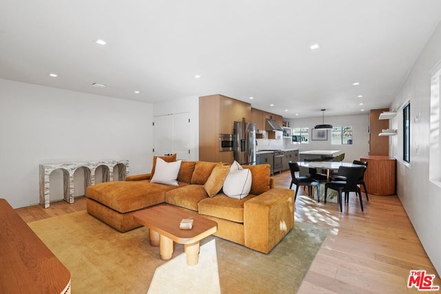 838 N Mansfield Ave 102, LOS ANGELES