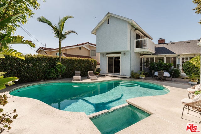 736 Irving Dr, BURBANK