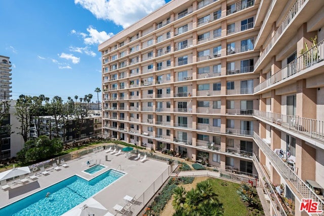 100 S Doheny Dr 512, LOS ANGELES