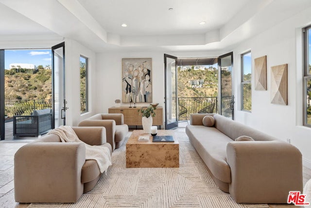 8031 Floral Ave, LOS ANGELES