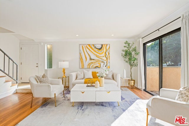 1716 Brockton Ave 101, LOS ANGELES