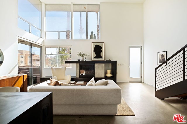 333 S Wilton Pl 2, LOS ANGELES