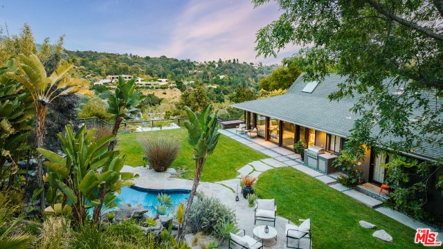 2220 Banyan Dr, LOS ANGELES