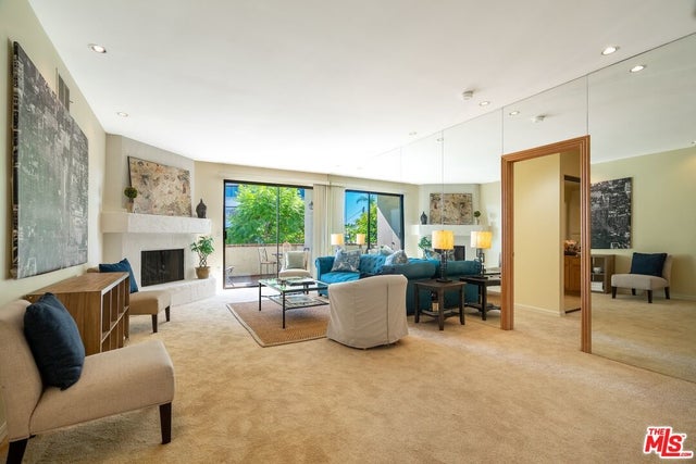 11755 Montana Ave 201, LOS ANGELES