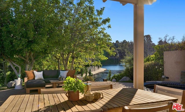 4724 Park Jacaranda, CALABASAS