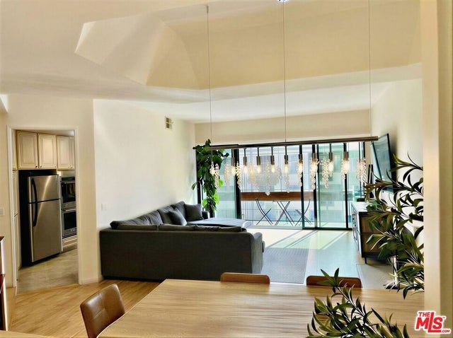 750 S Bundy Dr 203, LOS ANGELES