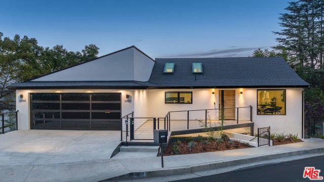 11583 Sunshine Ter, STUDIO CITY