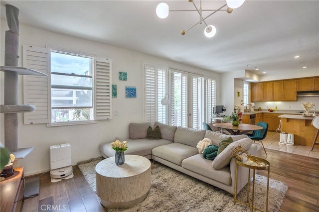 201 E Angeleno Ave 206, BURBANK