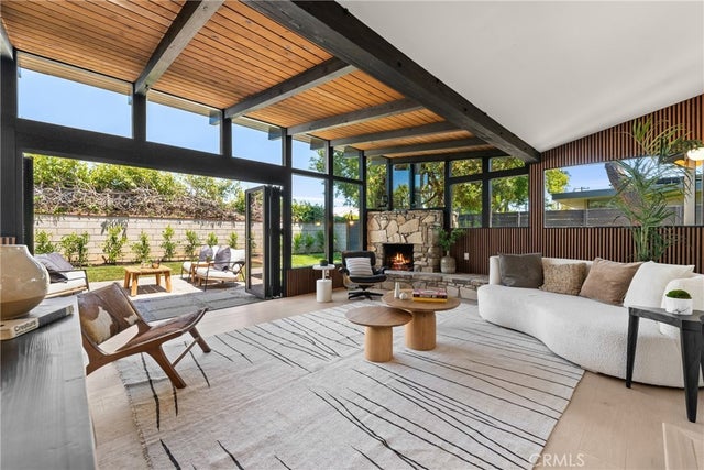 13007 Dewey St, LOS ANGELES