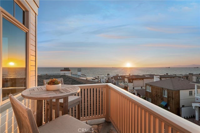 220 20th St, MANHATTAN BEACH