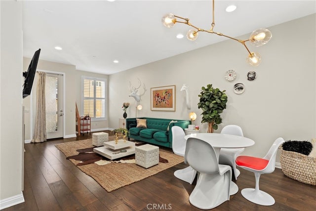 6526 Fountain, LOS ANGELES