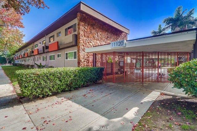11120 Queensland H57, LOS ANGELES