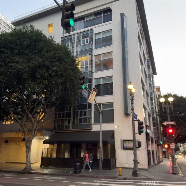 630 W 6th St 216, LOS ANGELES