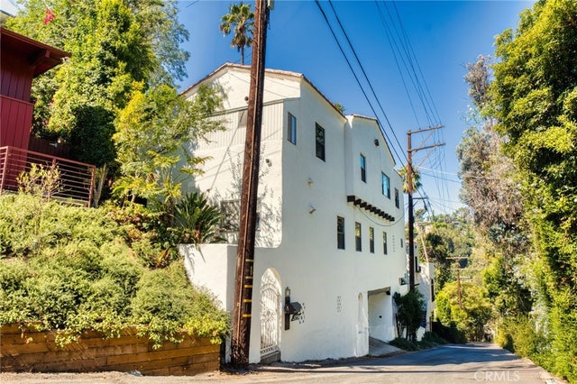 5734 Cazaux Dr, LOS ANGELES