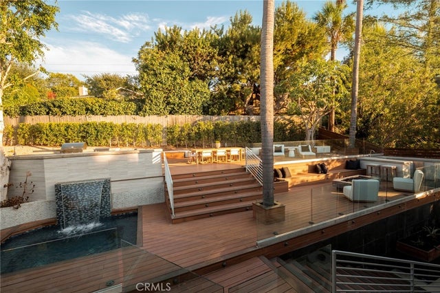 11268 Sunshine Ter, STUDIO CITY