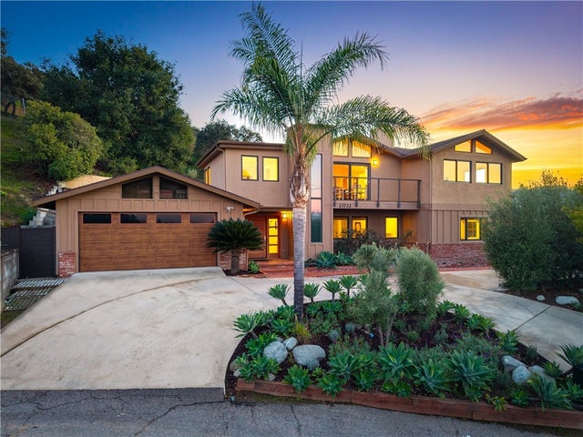 23722 Summit, CALABASAS