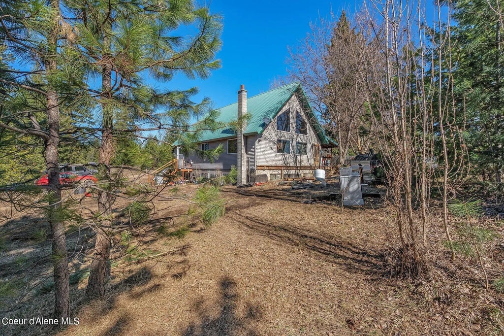 32855 N 5th Ave, Spirit Lake