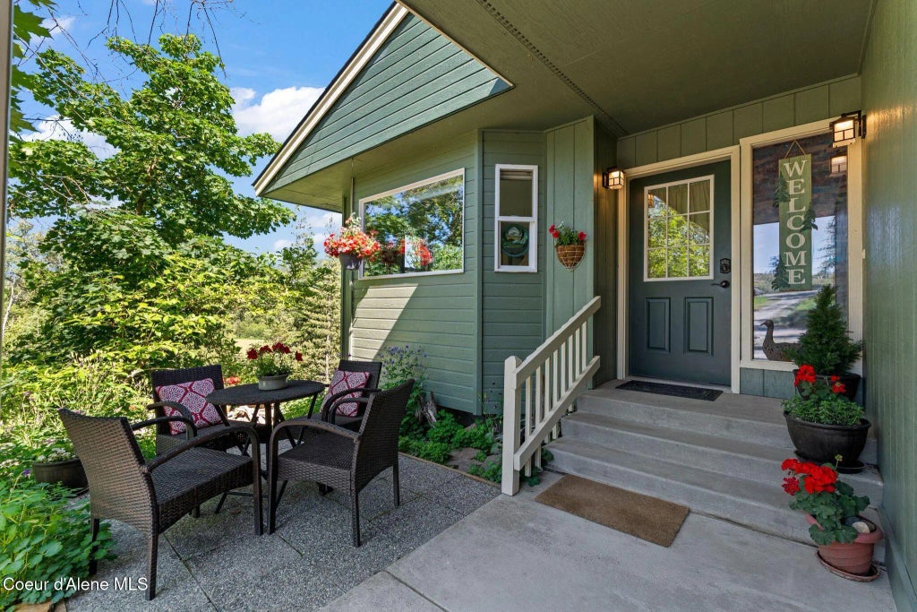 723 Trout Crk Rd, Sandpoint