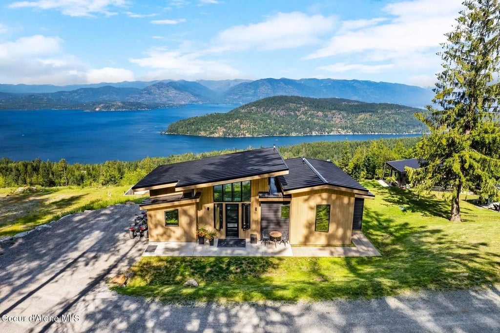 1376 Less Traveled (parcel 1 & 2) Rd, Sagle