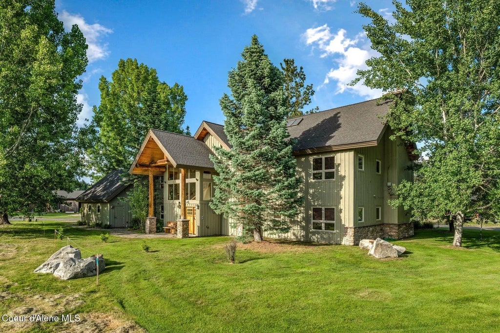 20 Gracie Lane, Sandpoint