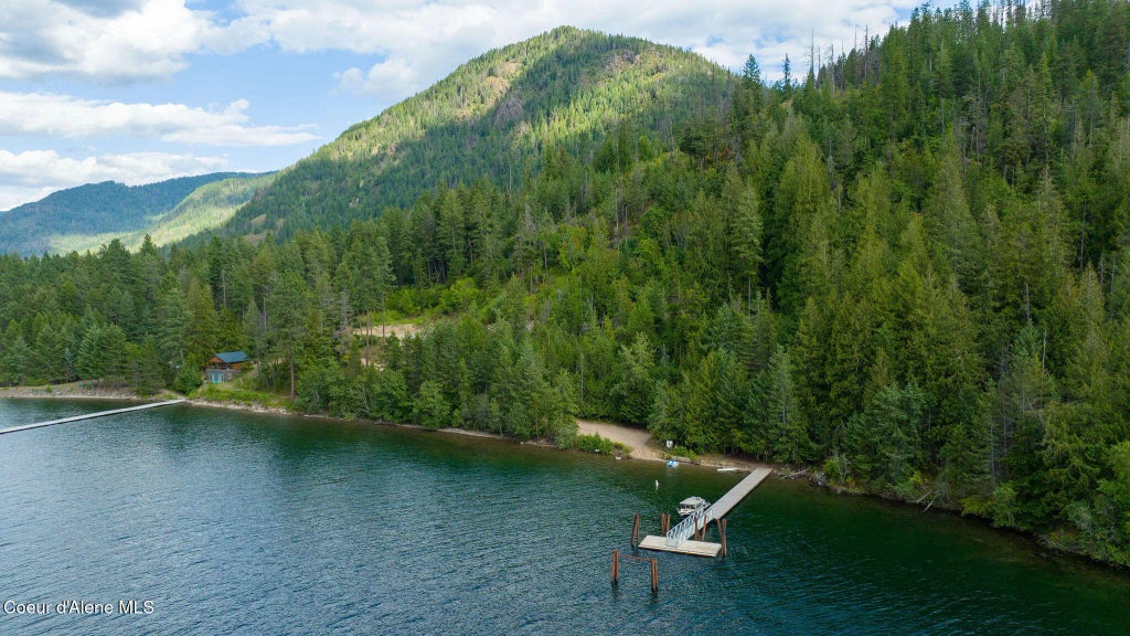 Nka W Kamloop Ave, Bayview