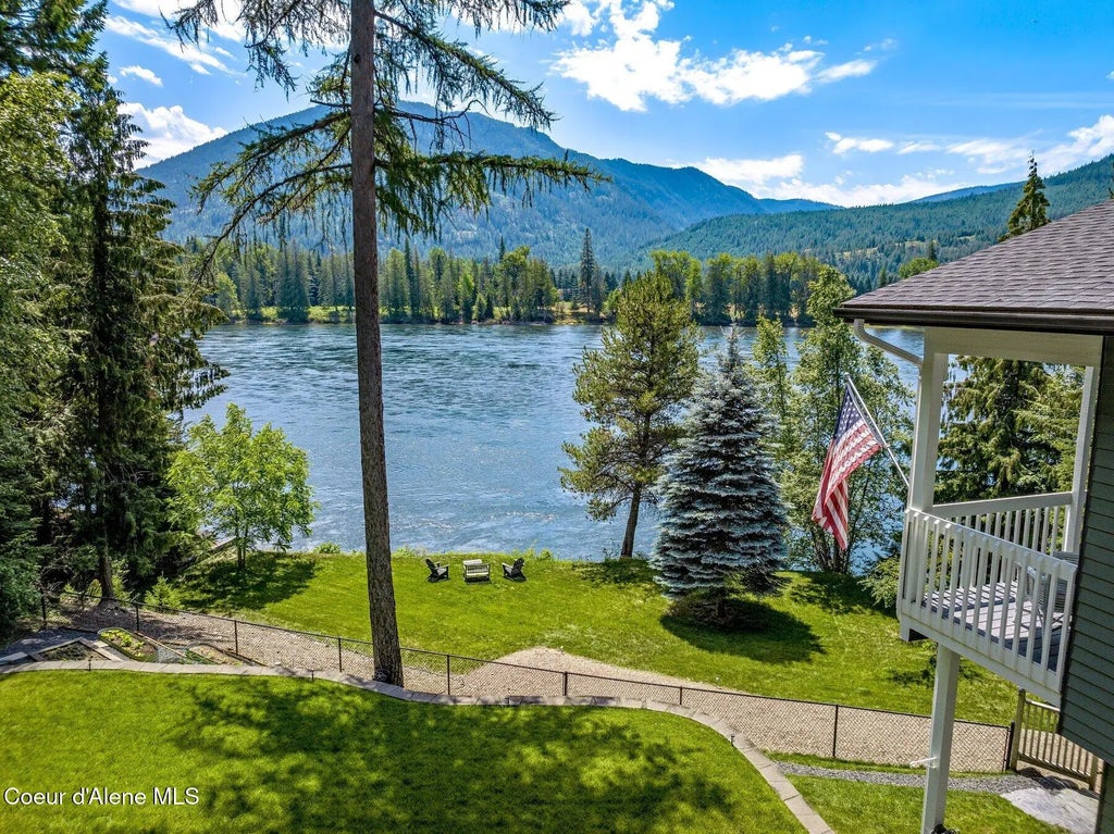 512 River Dr, Clark Fork