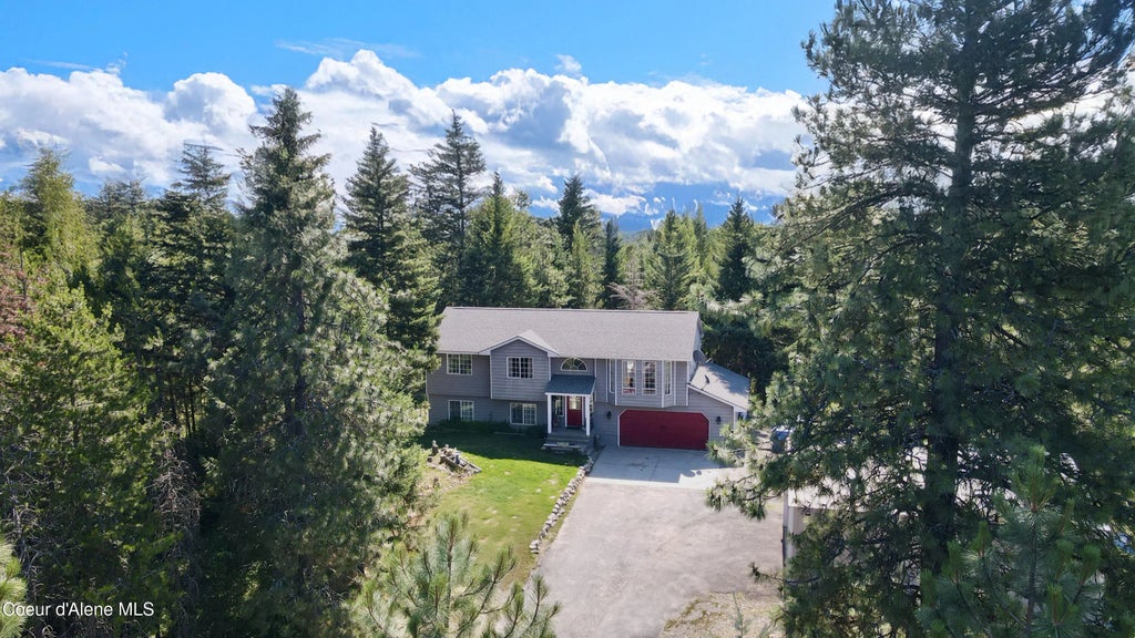 34517 N Hayden Dr, Spirit Lake