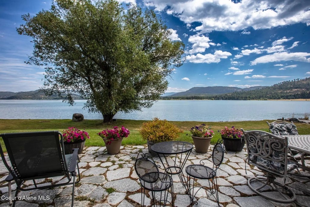 329 Campbell Point Road, Laclede