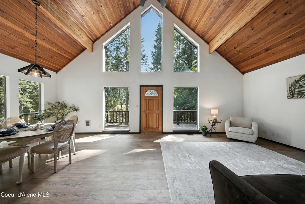 18400 W Holiday Way, Hauser