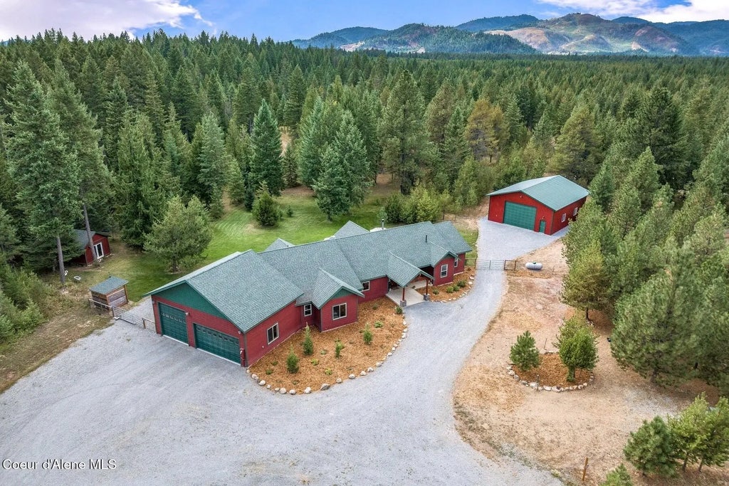 212 Douglas Clan Rd, Priest River