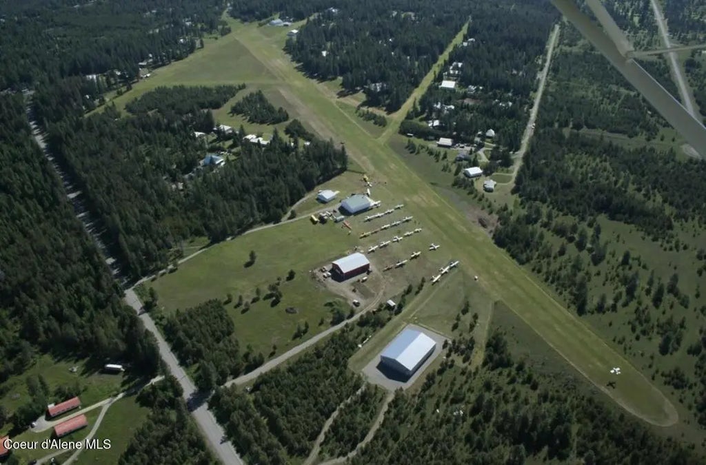 8599 E Apache Trl, Athol