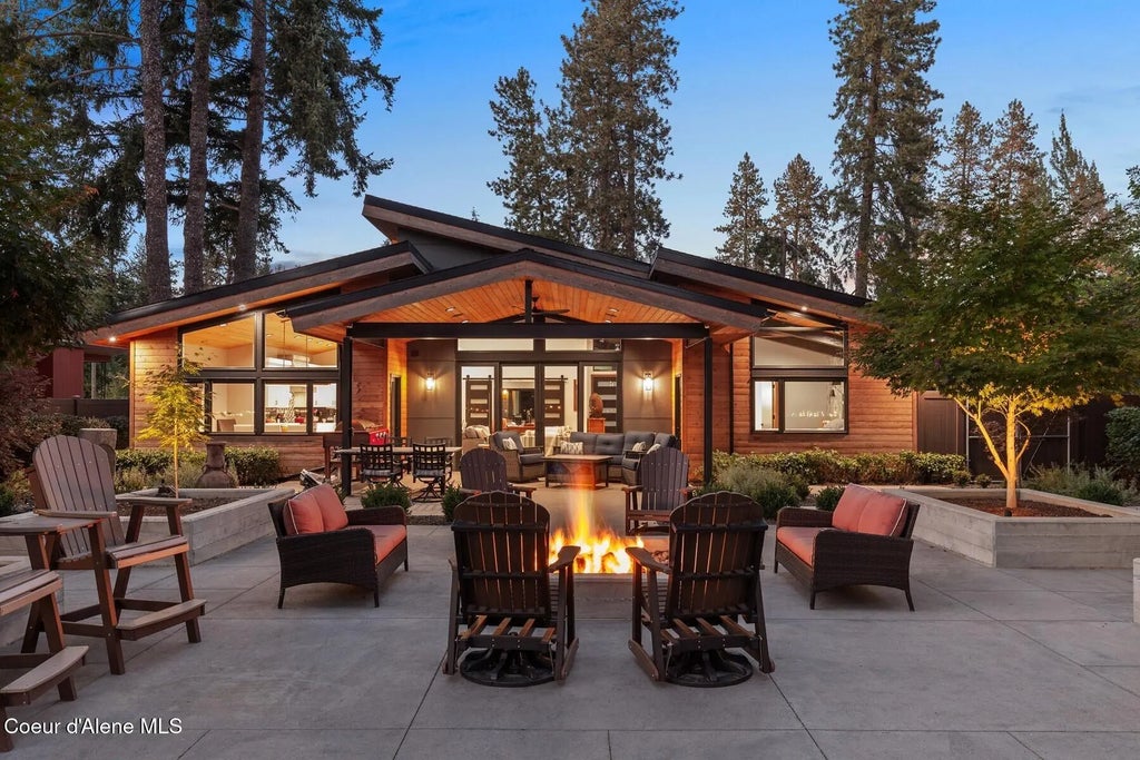 1658 E Hayden Avenue, Hayden Lake