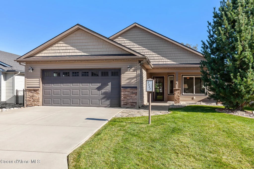 8658 N Indywood Dr, Hayden