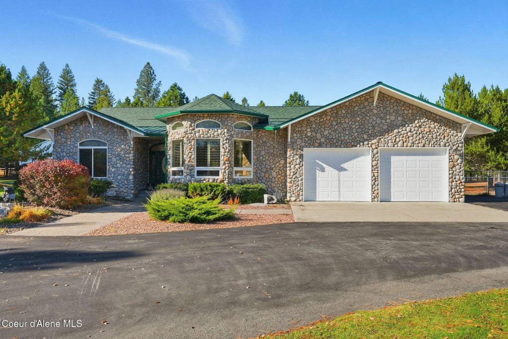 573 Tam Tam Dr, Sagle