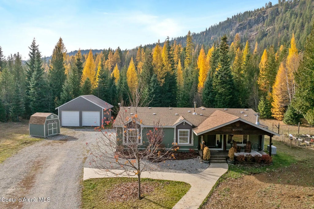 256 Little Thunder Rd, Sandpoint