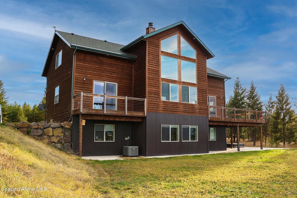 384 Pendleton Dr, Spirit Lake