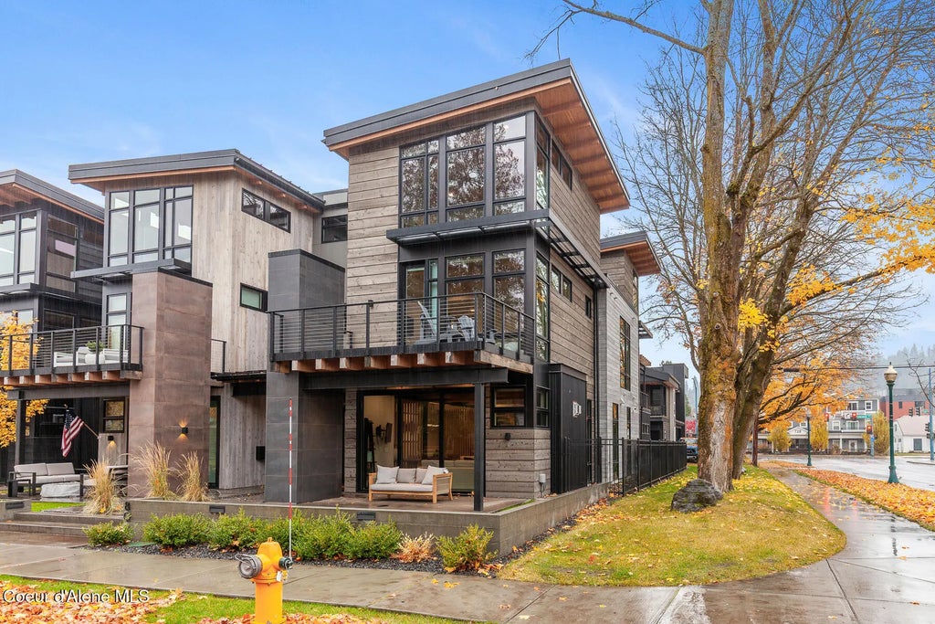 804 E Lakeside Ave, Coeur d'Alene