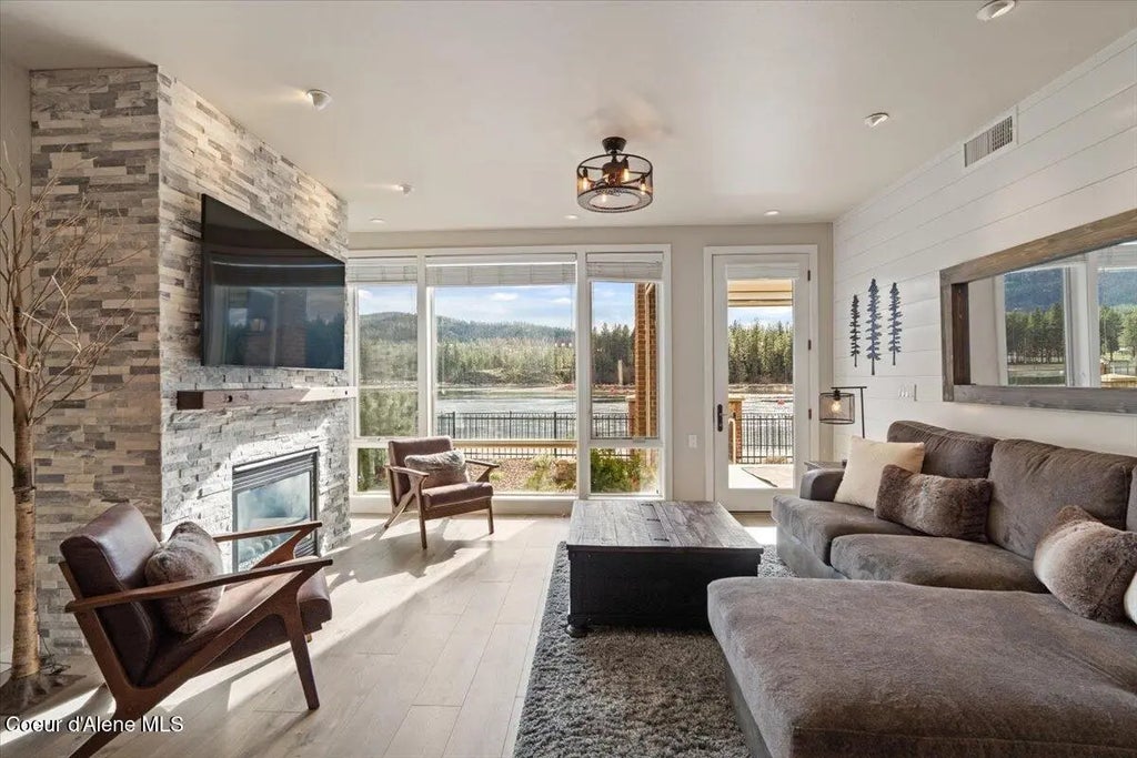 415 W Waterside Dr 104, Post Falls